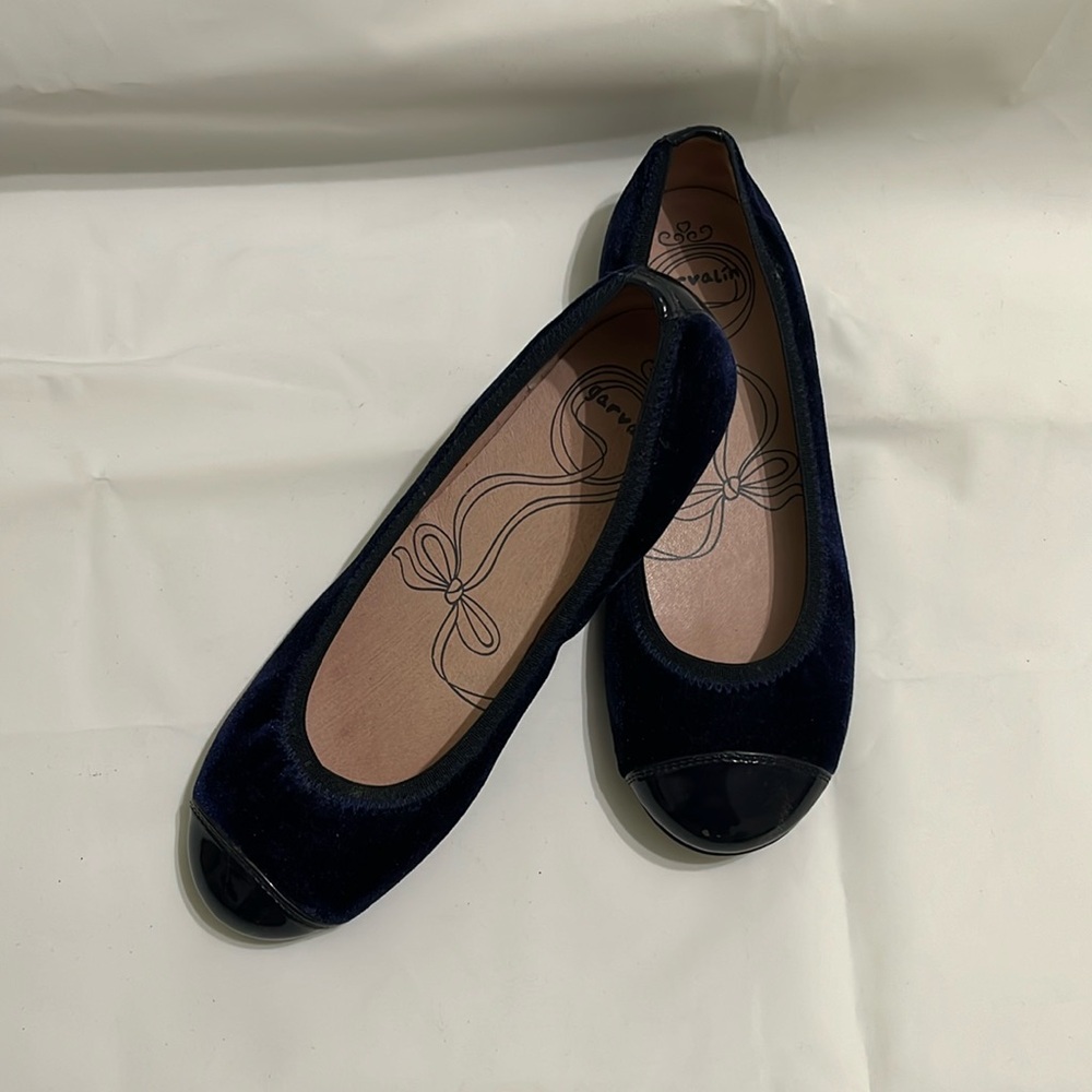 Pre-owned faux pattern leather with faux velvet flats